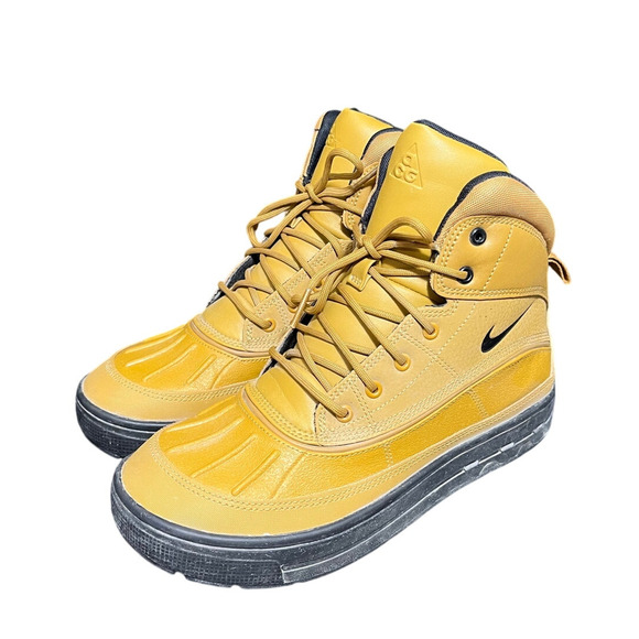 Nike Woodside 2 High ACG Boots Size 6.5Y Women Size‎ 8 EUC Waterproof Duck - Picture 1 of 7